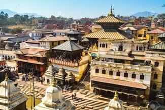 99445183-el-templo-pashupatinath-es-uno-de-los-templos-más-importantes-de-la-religión-hindú-aquí-también-se(1)