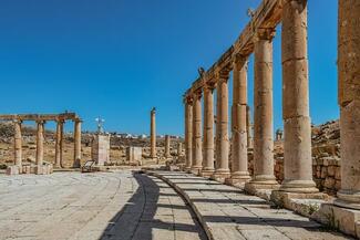 pillars-4382541_640 (1)