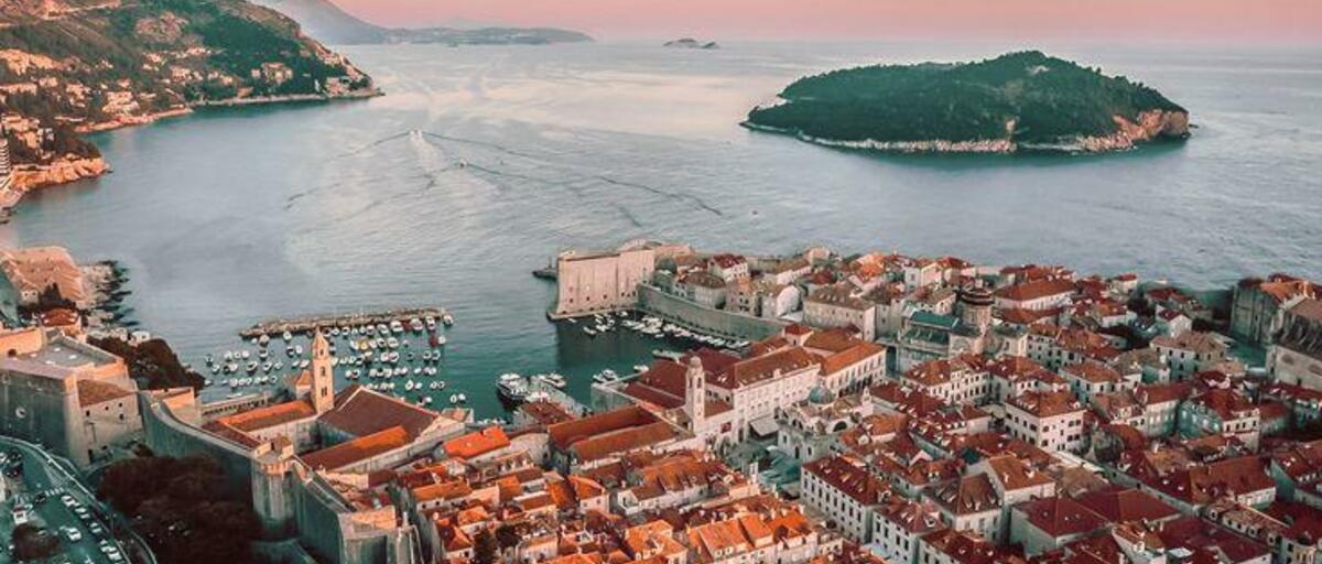 ESPLENDORES DE PUGLIA y LOS BALCANES 